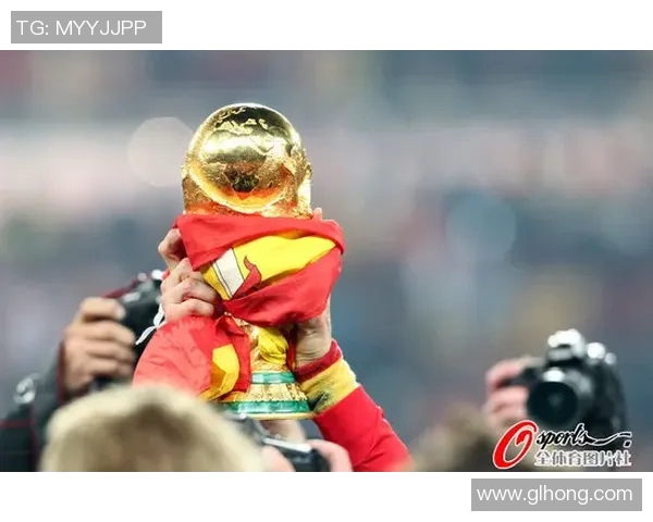 大力神杯巡展全球球迷亲密接触足球盛事尽享激情与荣耀 大力神杯巡展全球球迷亲密接触足球盛事尽享激情与荣耀